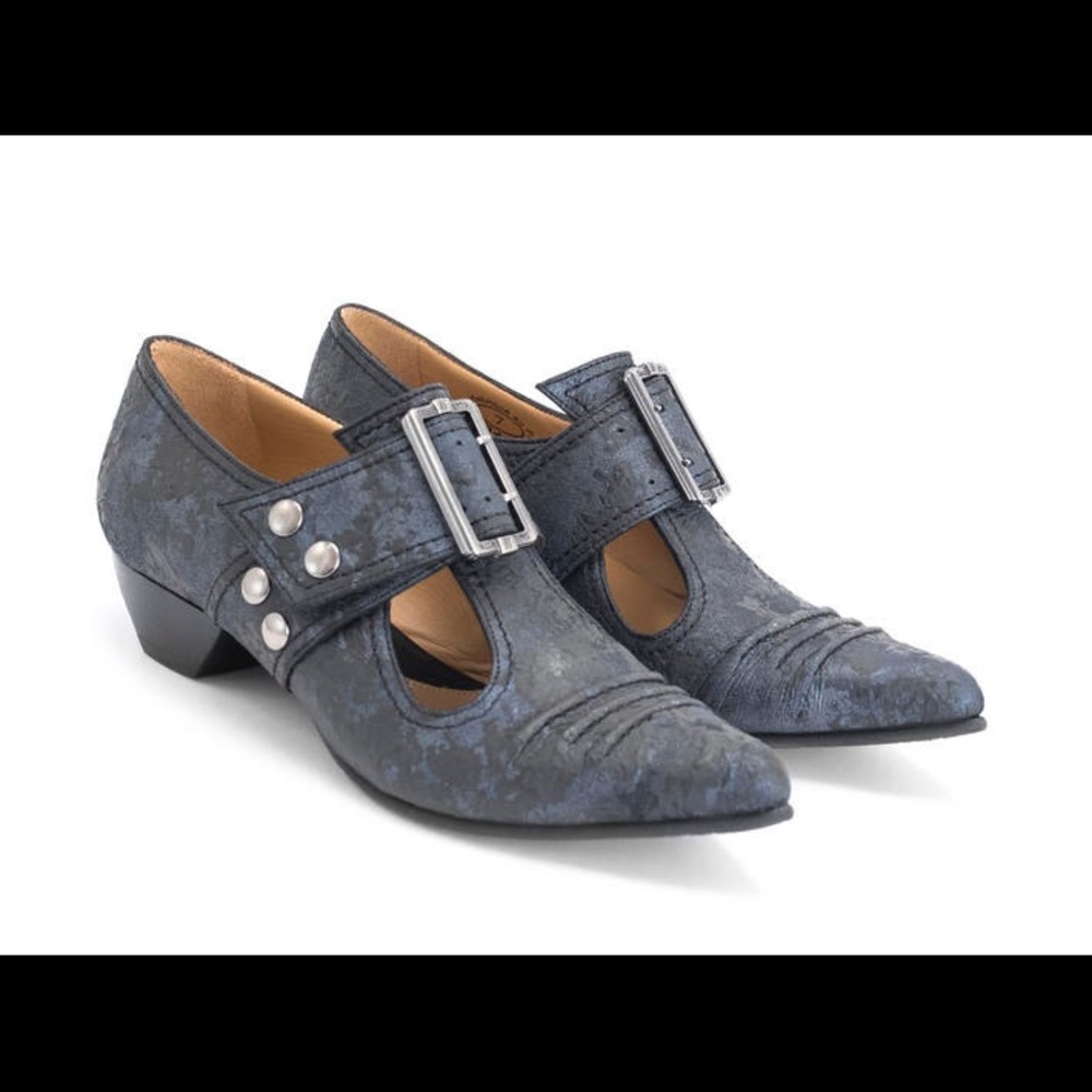 JOHN FLUEVOG PILGRIM BUCKLED VICTORIAN LOAFER